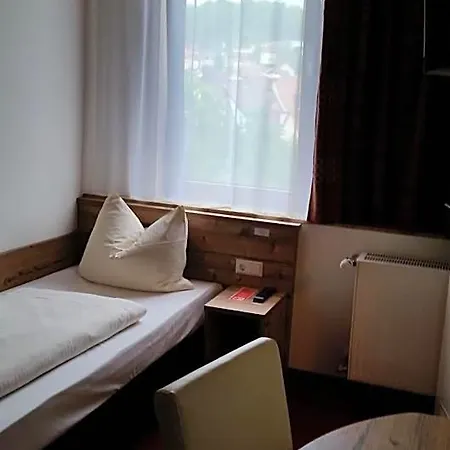 Alte Krone Hotel 2*