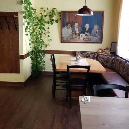 Hotell Alte Krone 2*